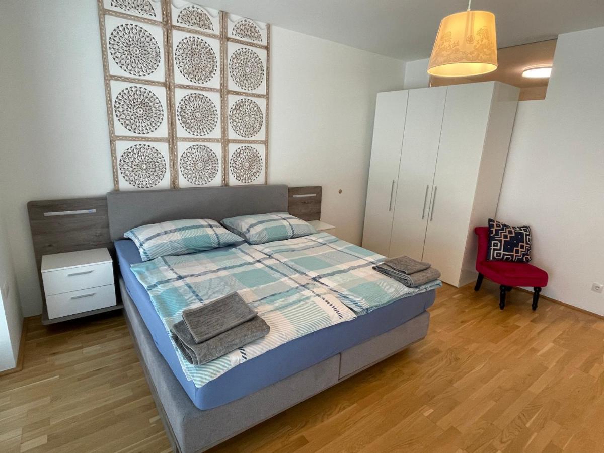 Apartamento - *