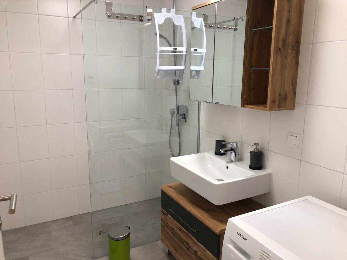 Apartmán - *